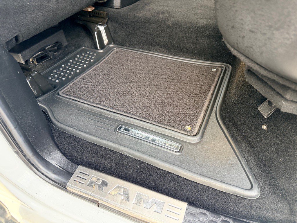 2014 RAM 1500 Image 12