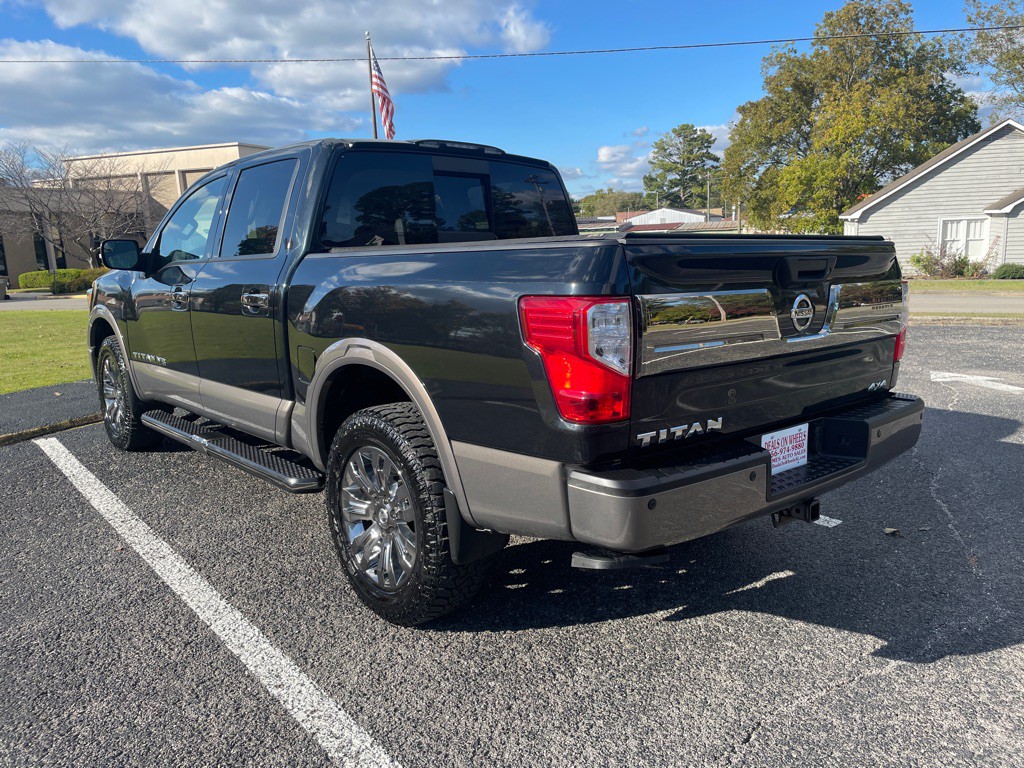 2019 Nissan Titan Image 5