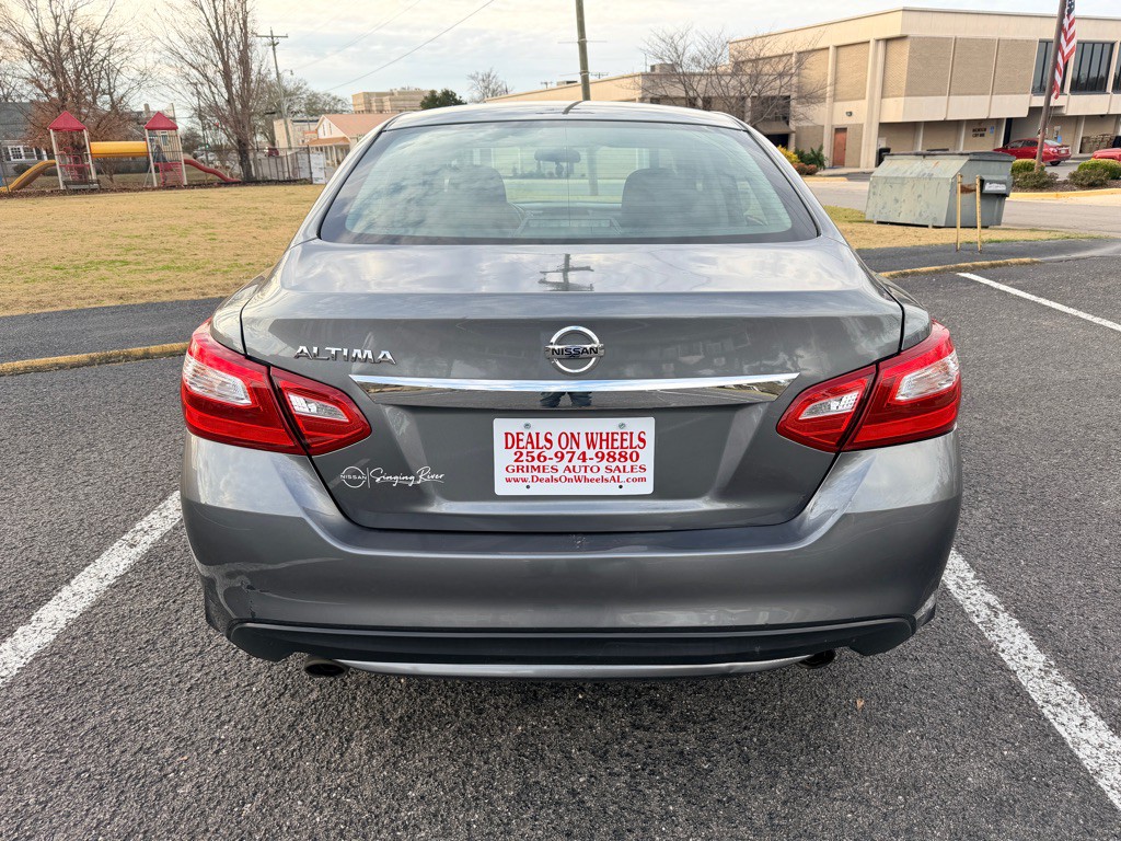 2017 Nissan Altima Image 6