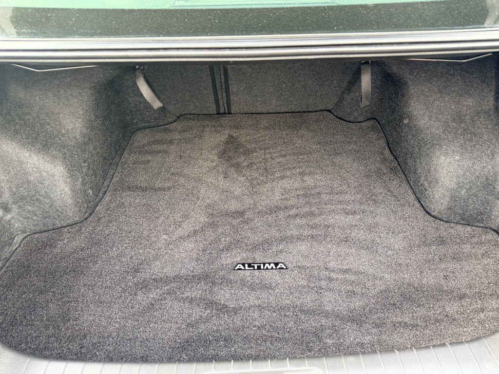 2017 Nissan Altima Image 10