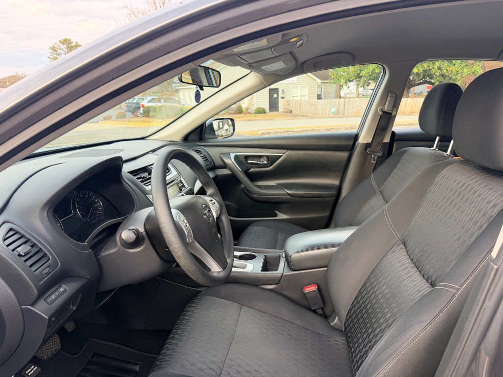2017 Nissan Altima Image 13