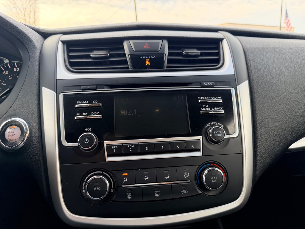 2017 Nissan Altima Image 15