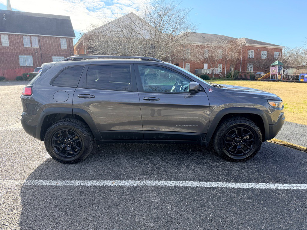 2020 Jeep Cherokee Image 8