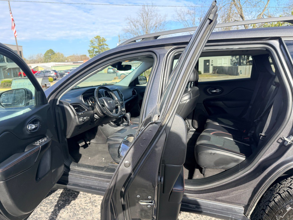 2020 Jeep Cherokee Image 11