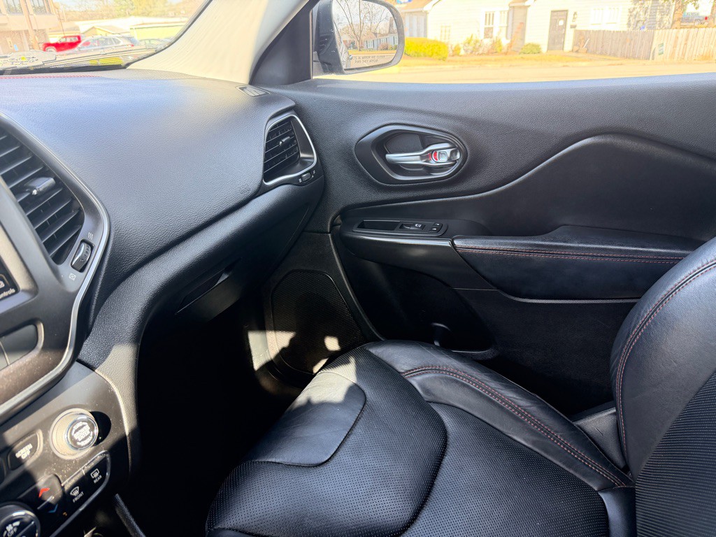 2020 Jeep Cherokee Image 17