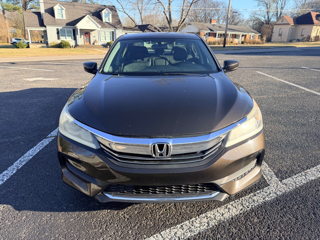 2017 Honda Accord Image 2