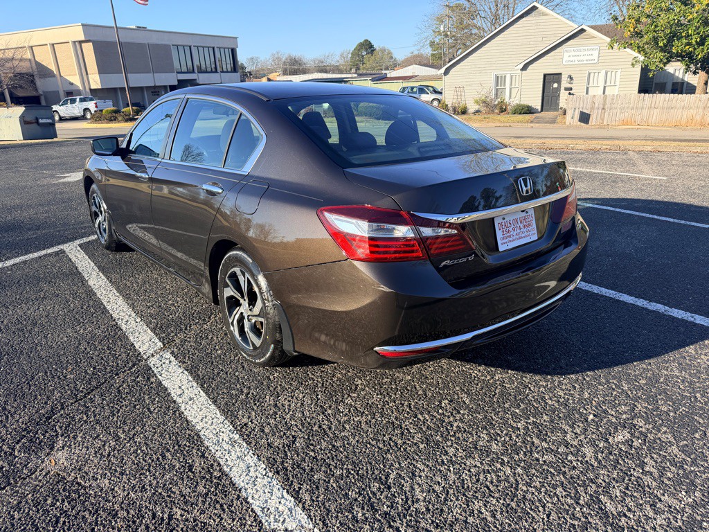 2017 Honda Accord Image 5