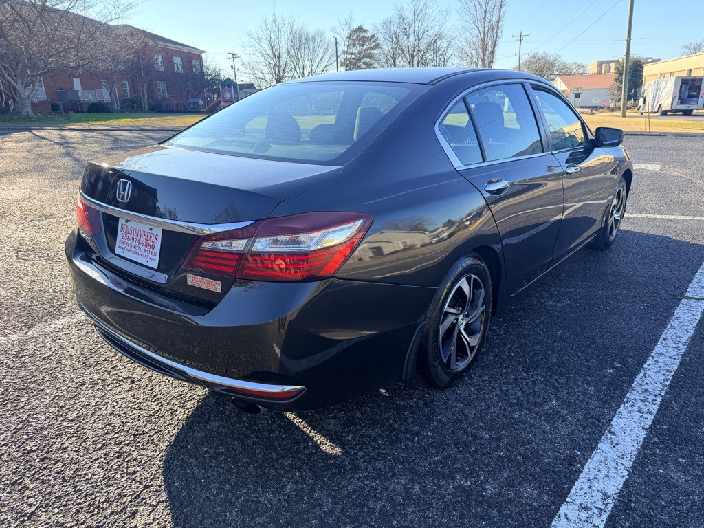 2017 Honda Accord Image 7