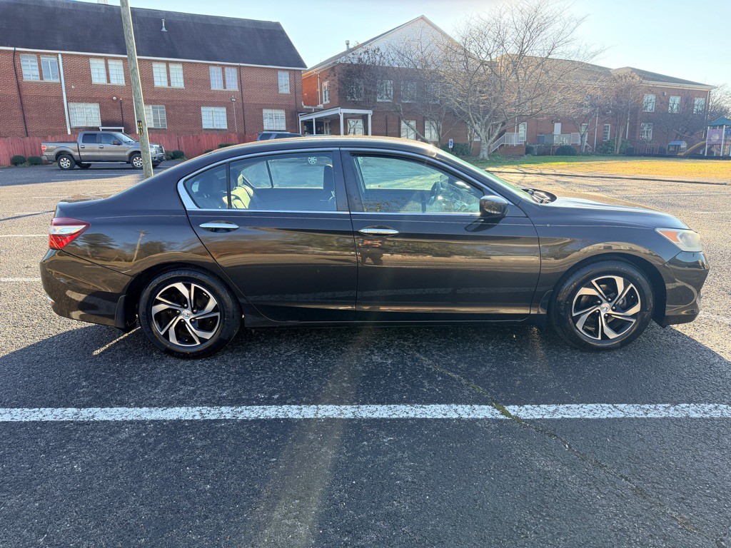 2017 Honda Accord Image 8