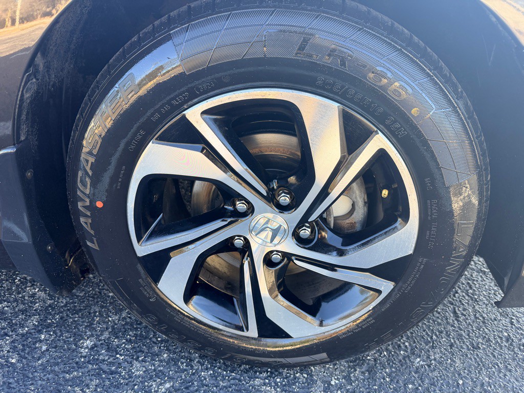 2017 Honda Accord Image 9