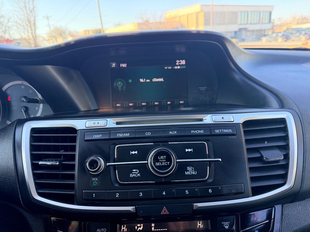 2017 Honda Accord Image 14