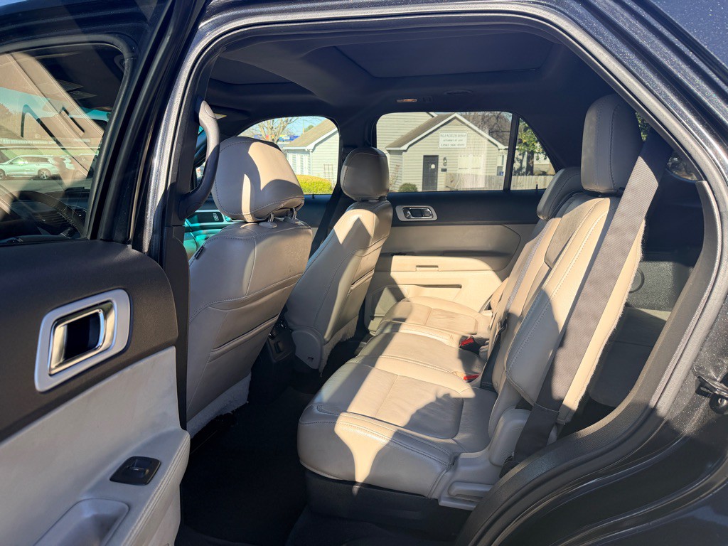 2015 Ford Explorer Image 11