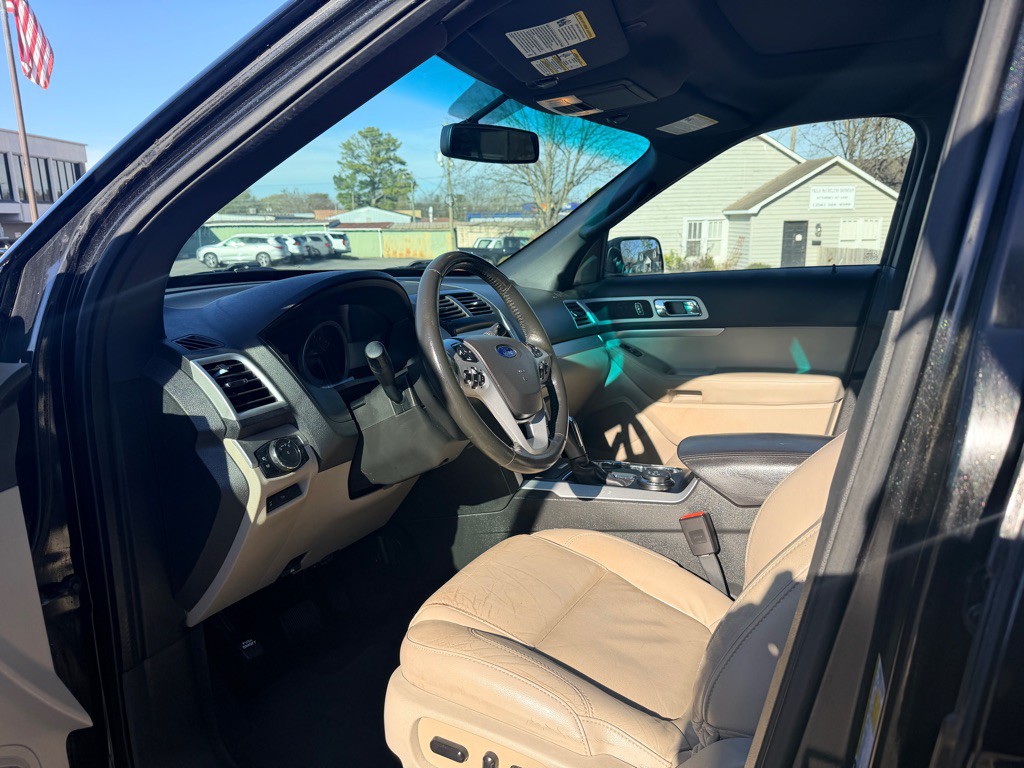 2015 Ford Explorer Image 12