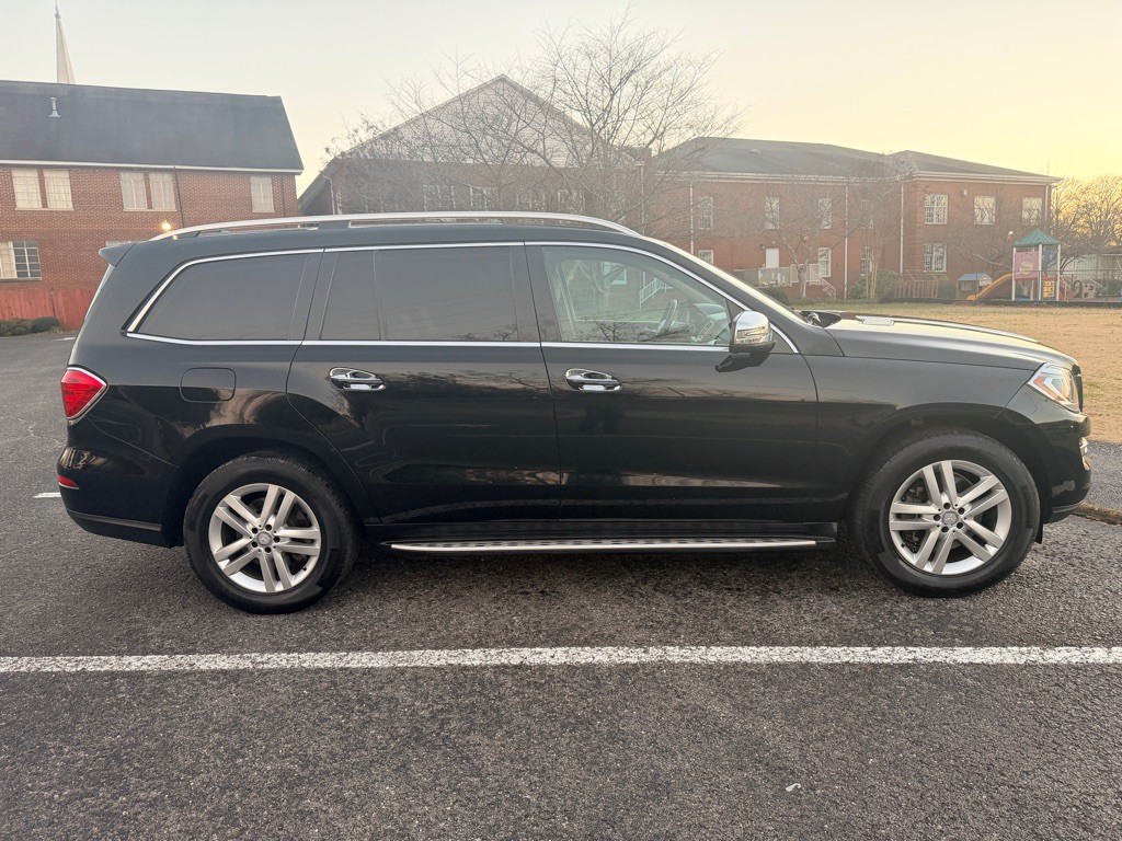 2015 Mercedes-Benz GL-Class Image 8