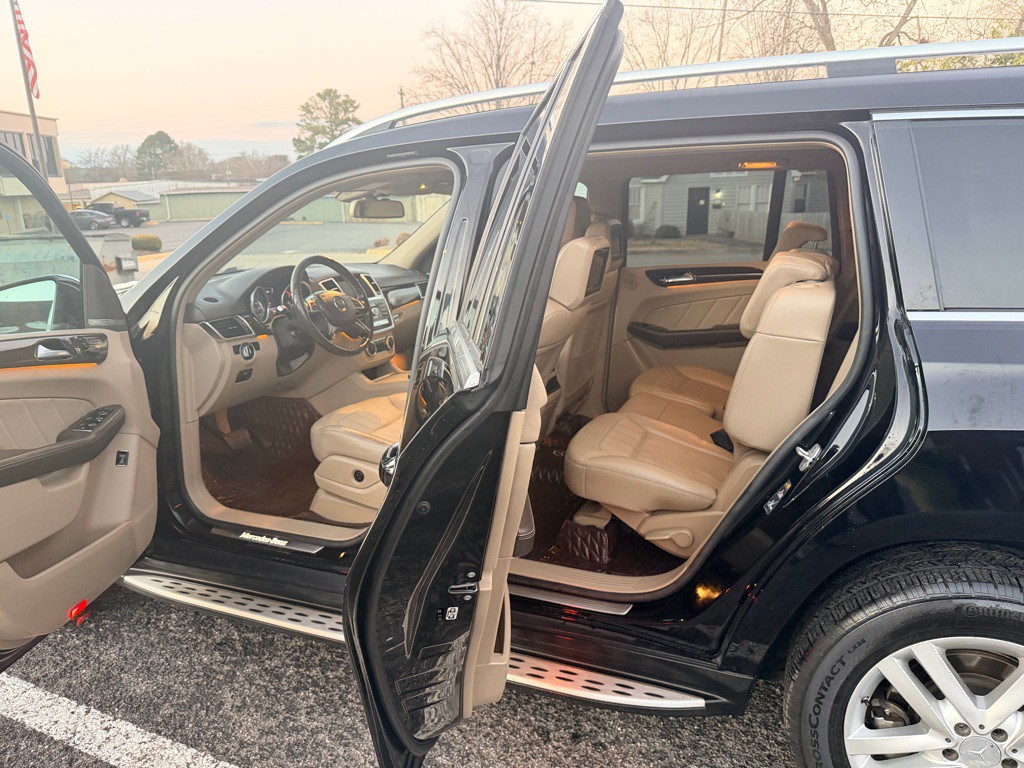 2015 Mercedes-Benz GL-Class Image 11