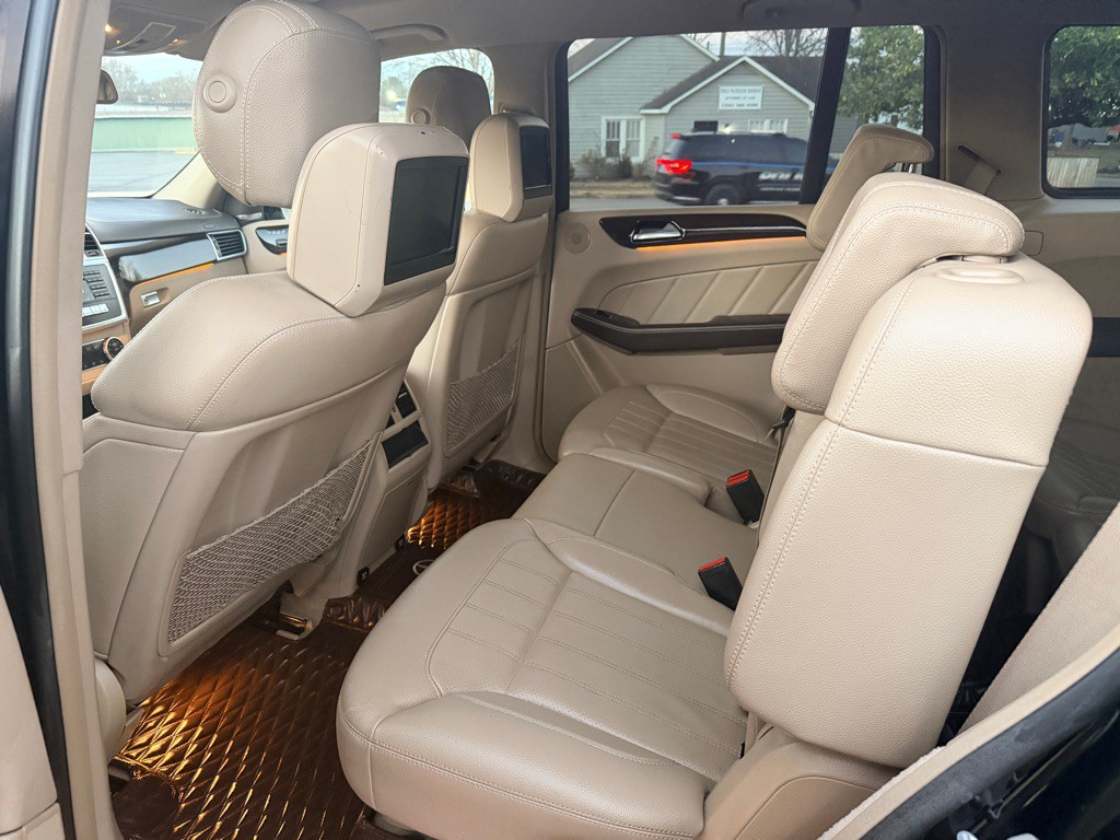 2015 Mercedes-Benz GL-Class Image 12