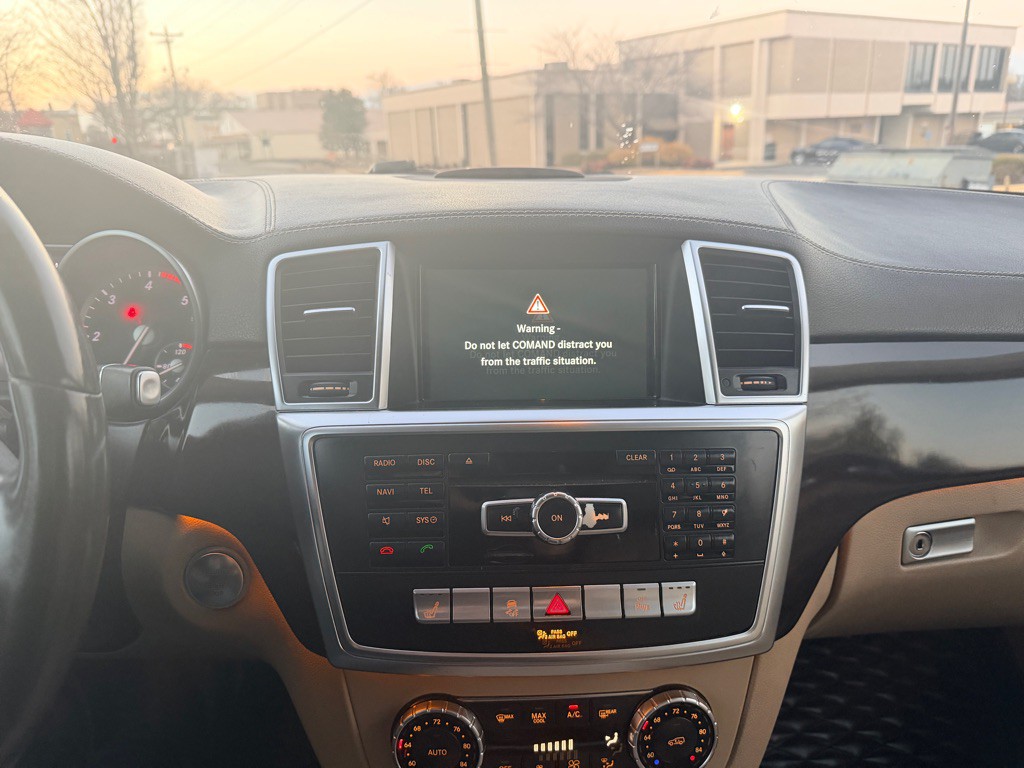 2015 Mercedes-Benz GL-Class Image 16