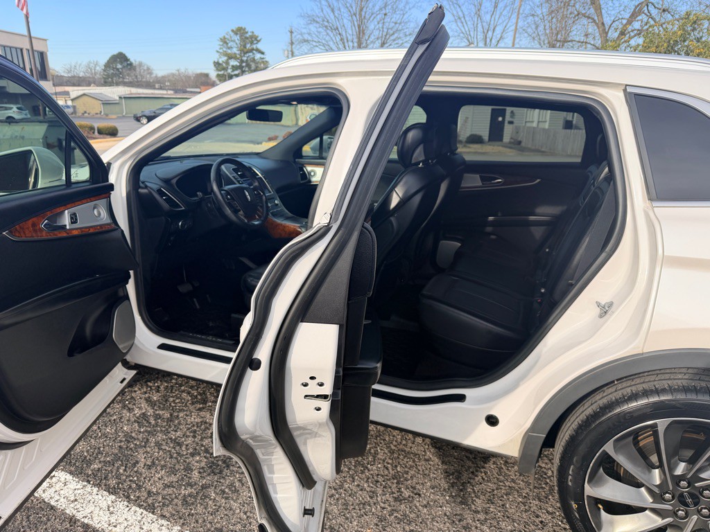 2019 Lincoln Nautilus Image 11