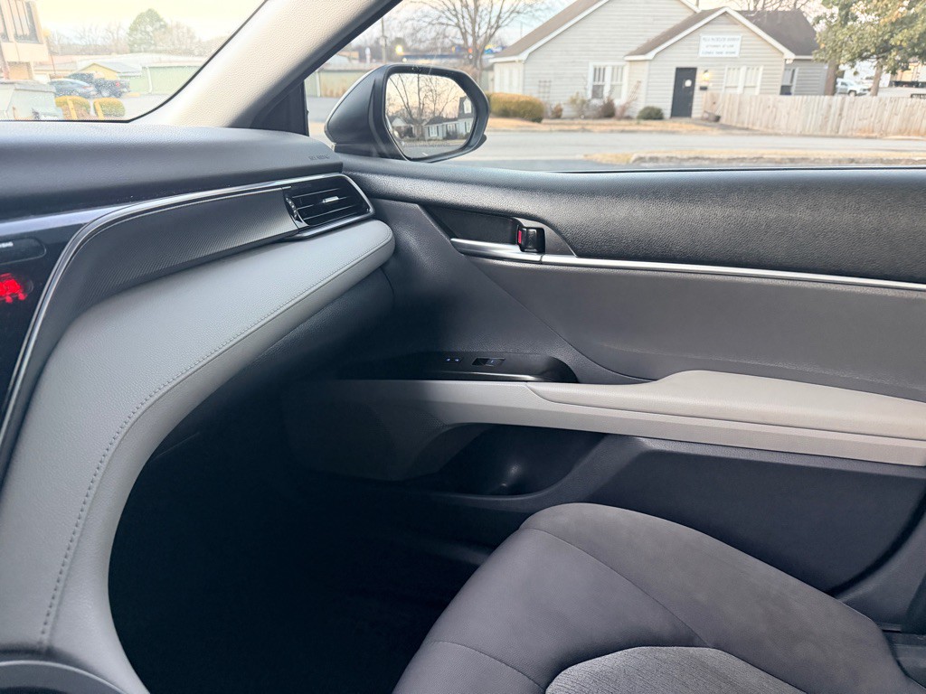 2023 Toyota Camry Image 17