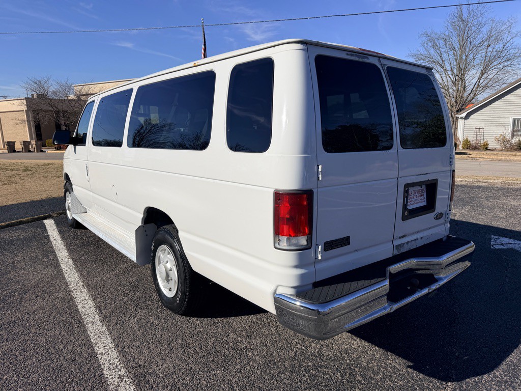 2001 Ford Econoline Image 5