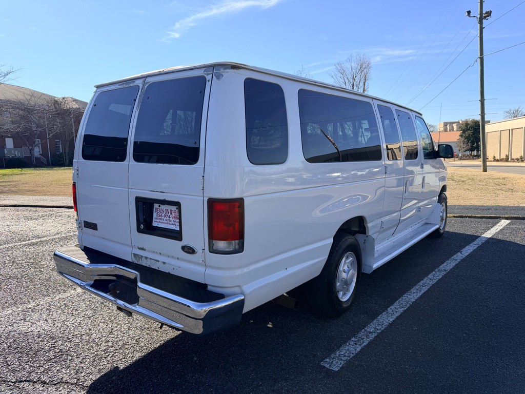 2001 Ford Econoline Image 7