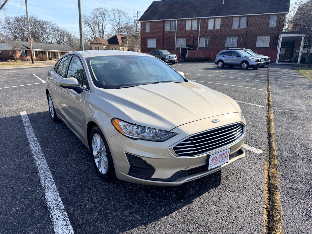2019 Ford Fusion Image 1