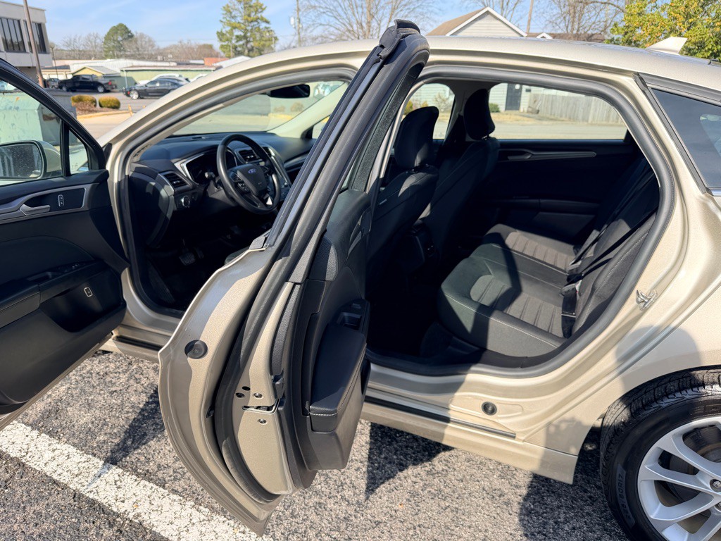 2019 Ford Fusion Image 11