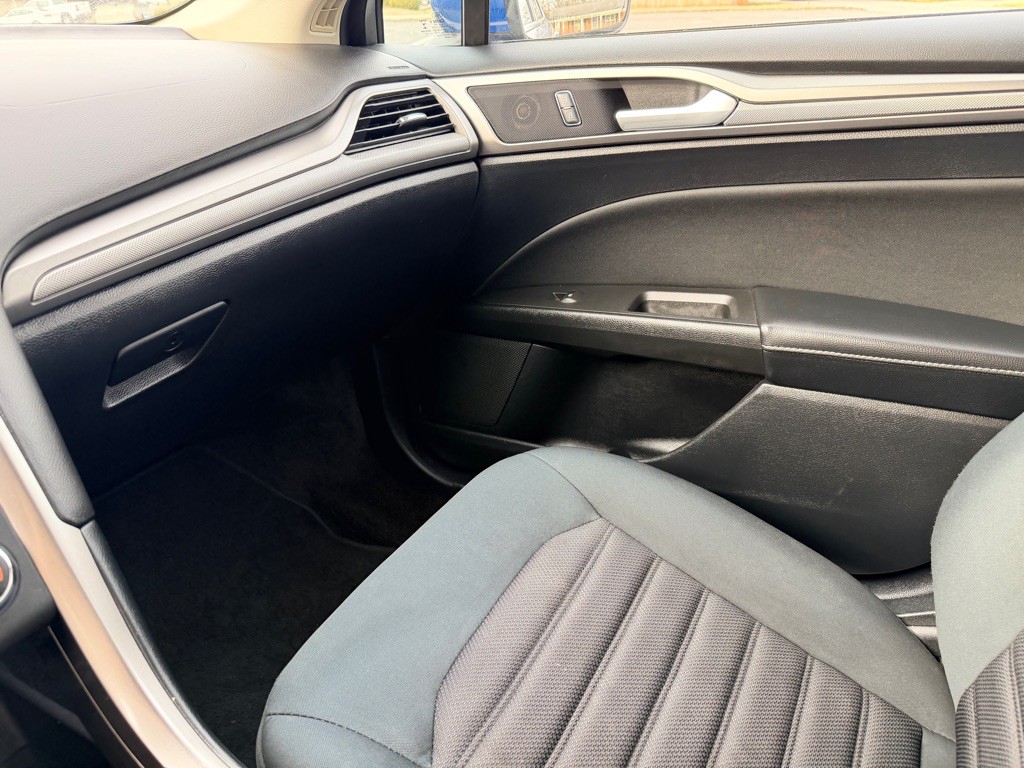 2018 Ford Fusion Image 17