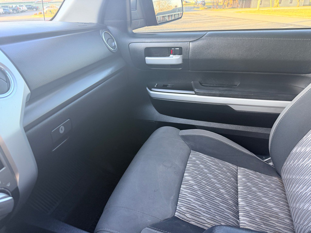 2018 Toyota Tundra Image 18