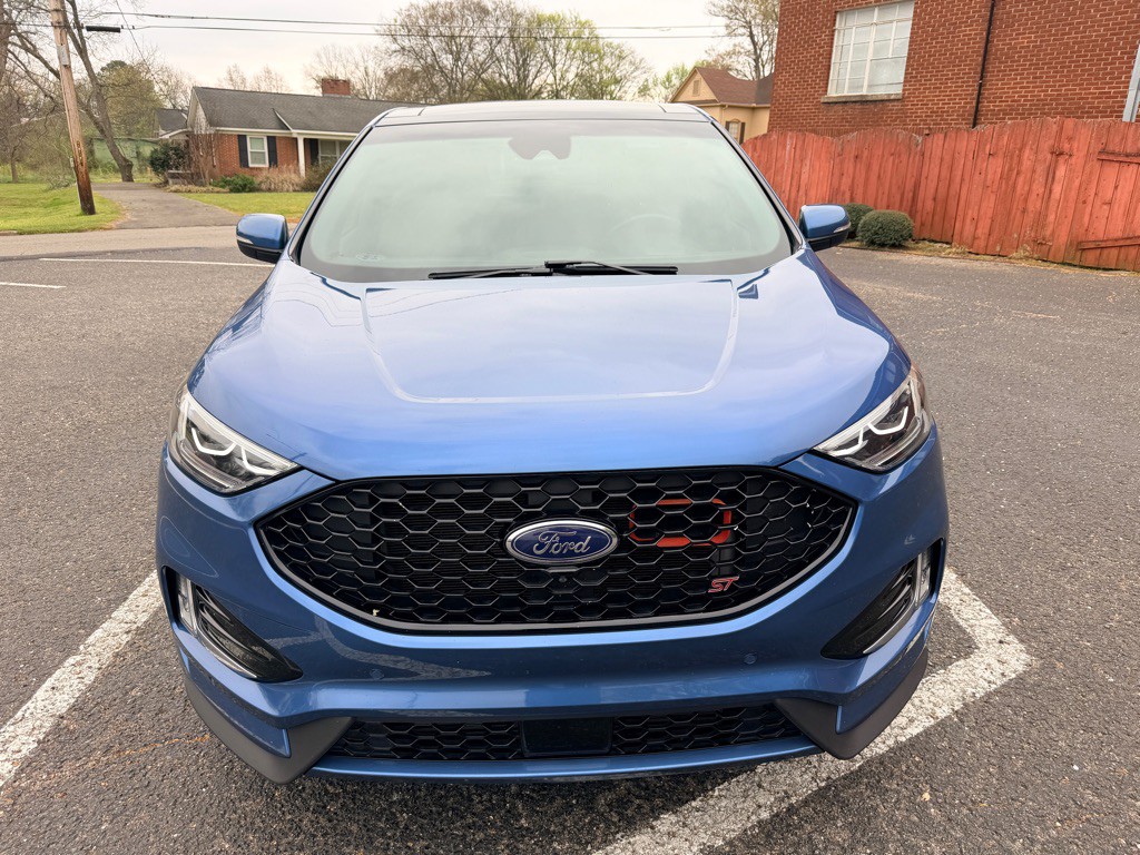 2019 Ford Edge Image 2