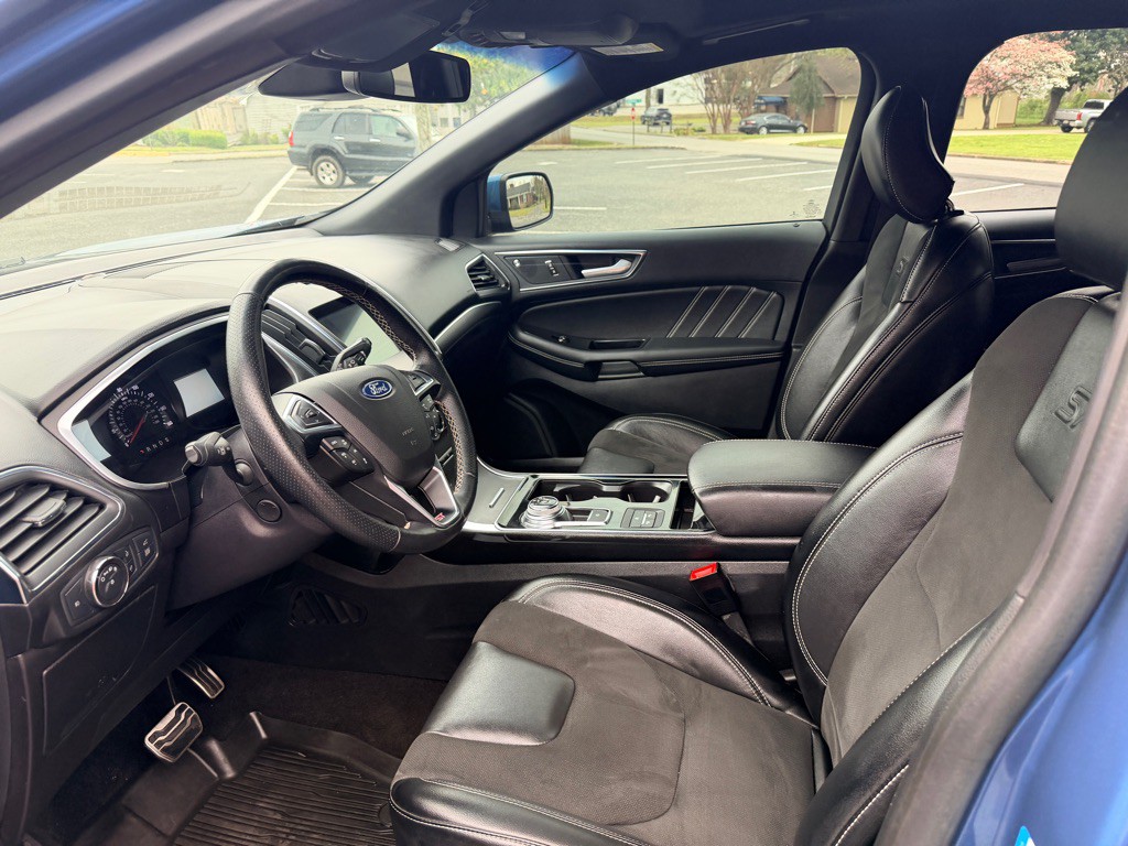 2019 Ford Edge Image 13