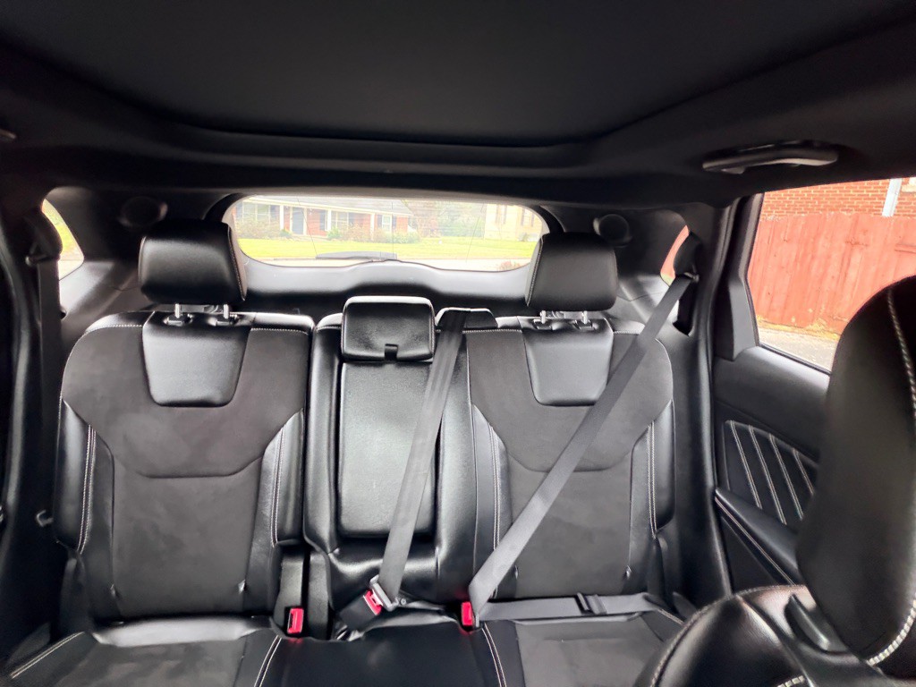 2019 Ford Edge Image 16