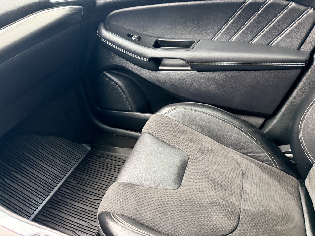 2019 Ford Edge Image 18