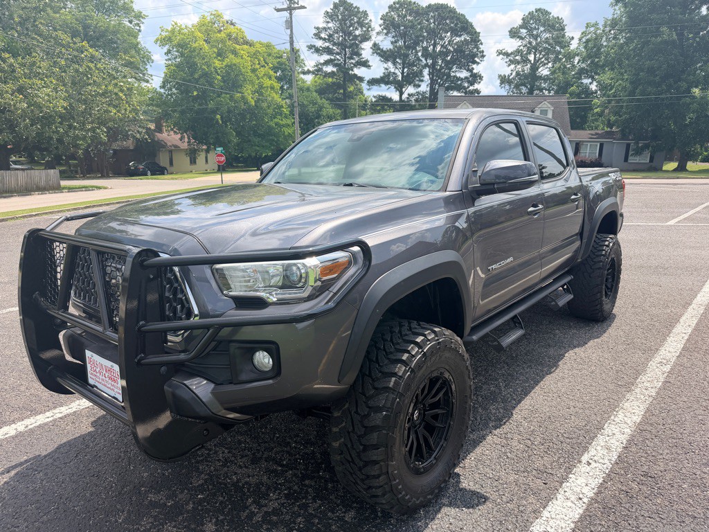 2018 Toyota Tacoma Image 3