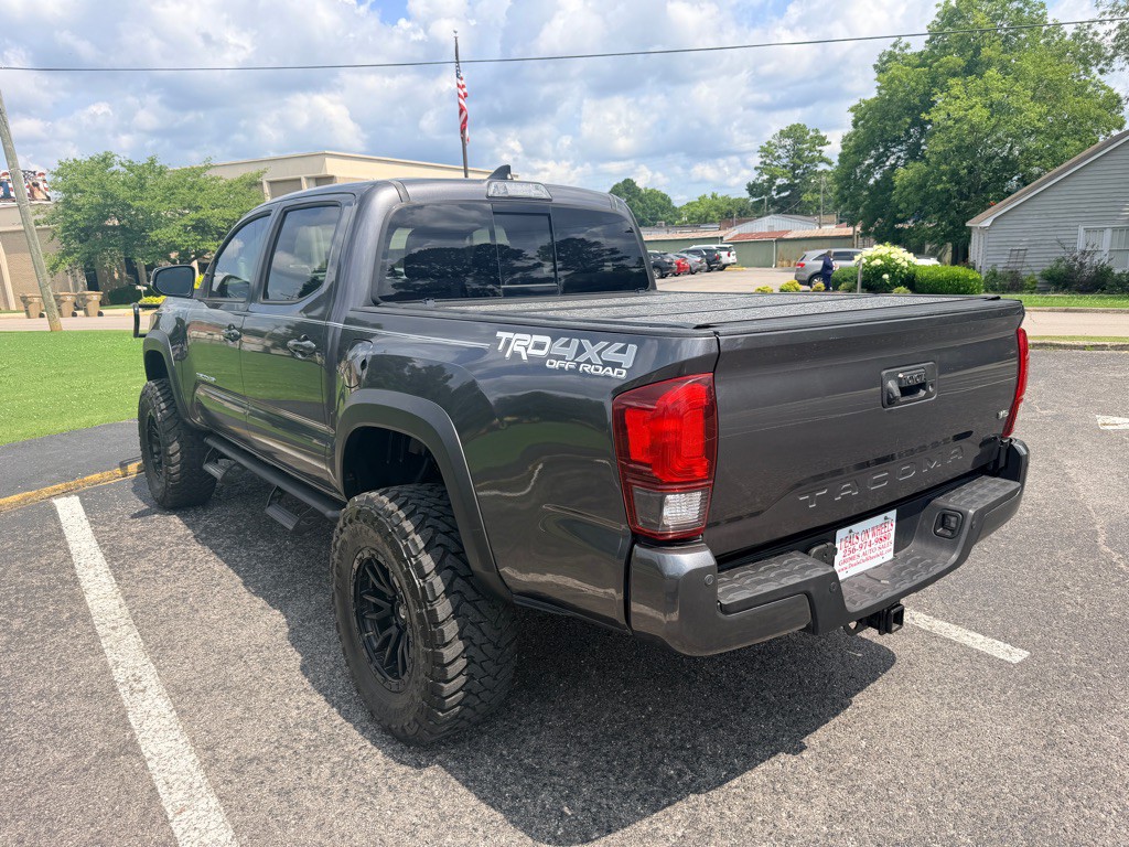 2018 Toyota Tacoma Image 5