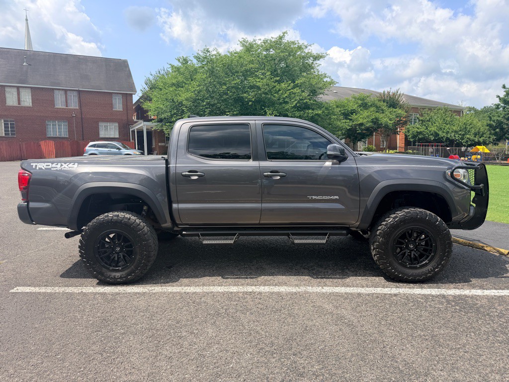 2018 Toyota Tacoma Image 8