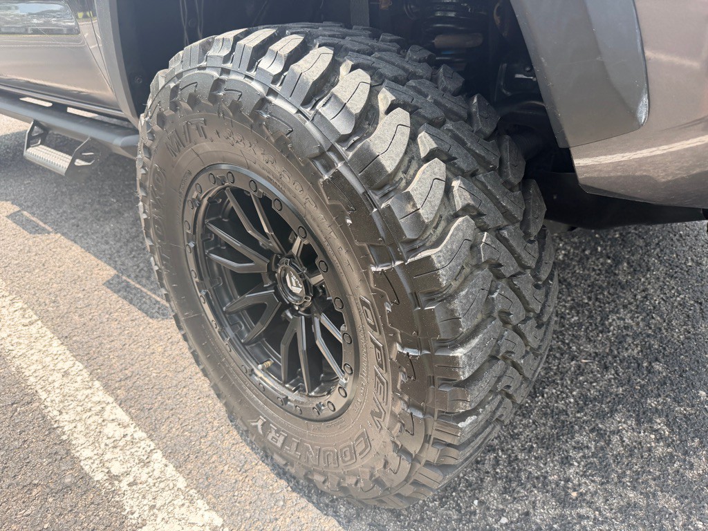 2018 Toyota Tacoma Image 10
