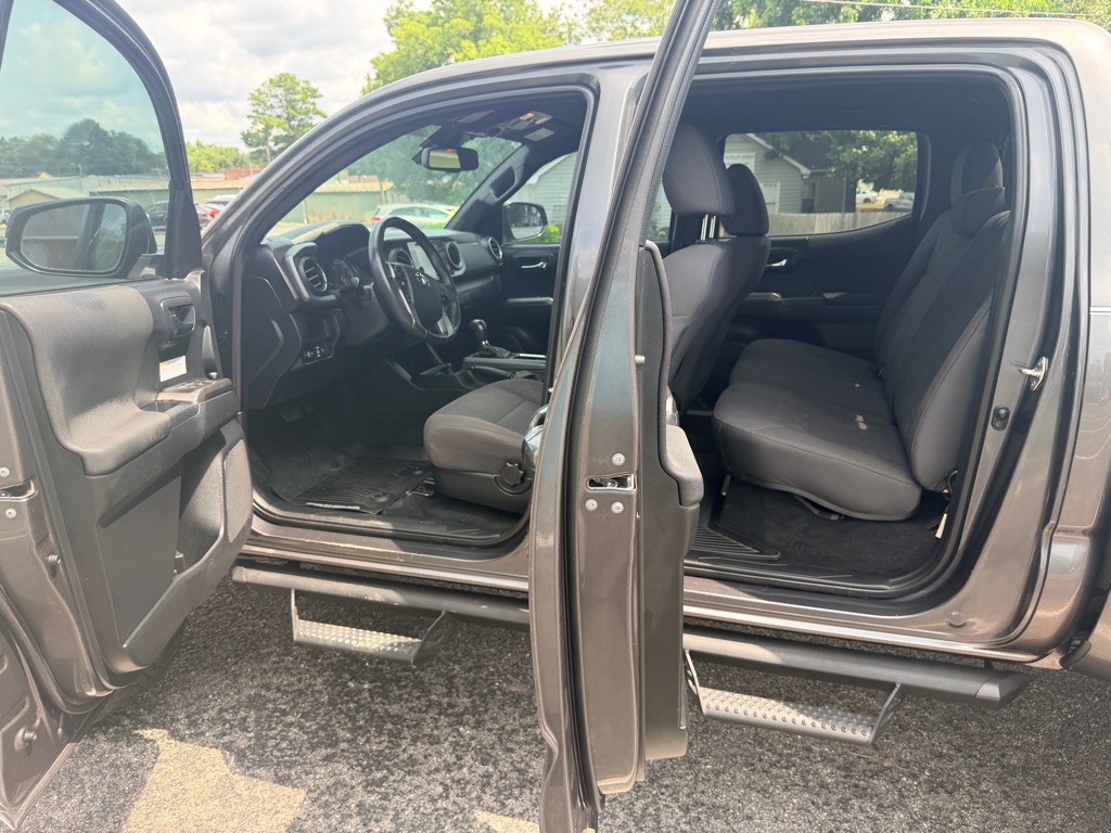 2018 Toyota Tacoma Image 13