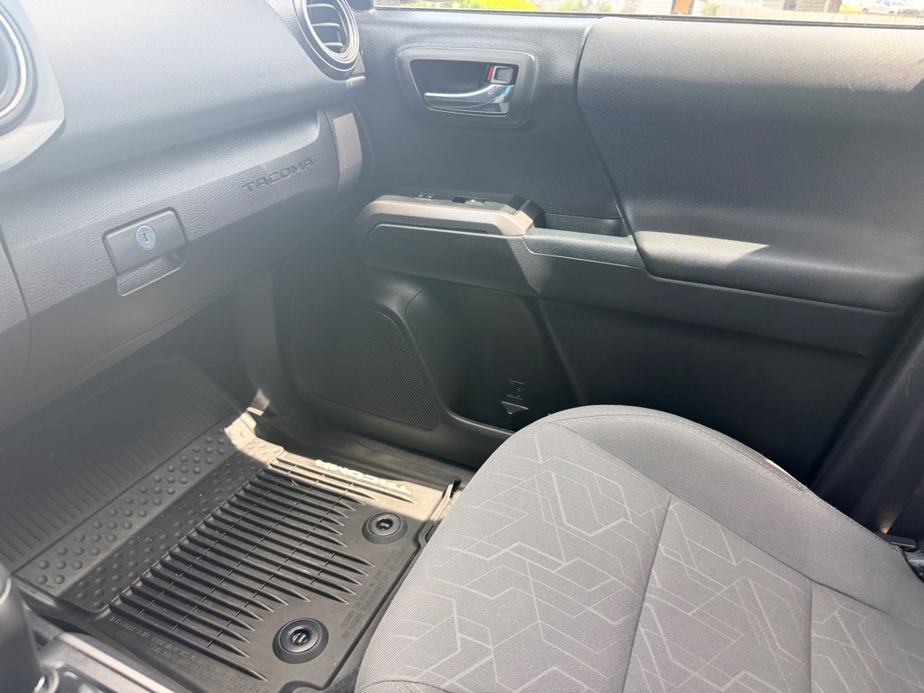 2018 Toyota Tacoma Image 20