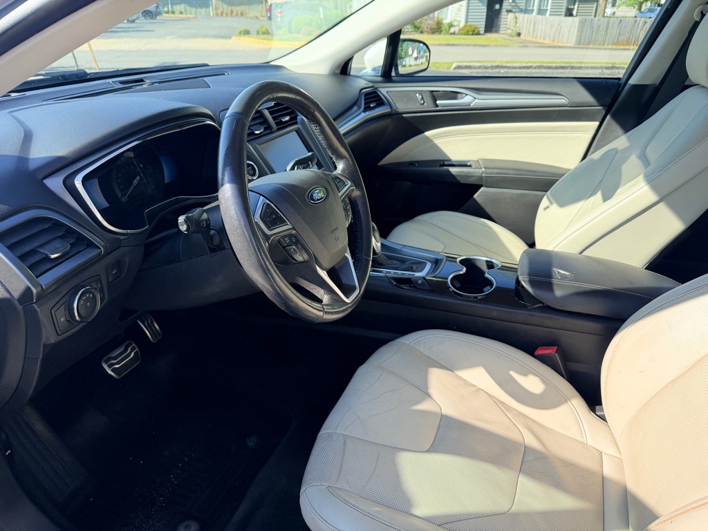 2016 Ford Fusion Image 13