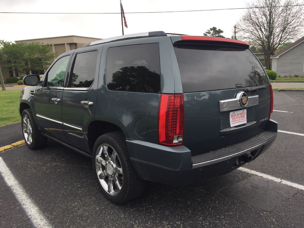 2008 Cadillac Escalade Image 6