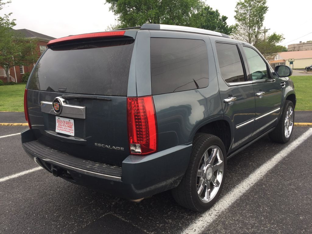 2008 Cadillac Escalade Image 8