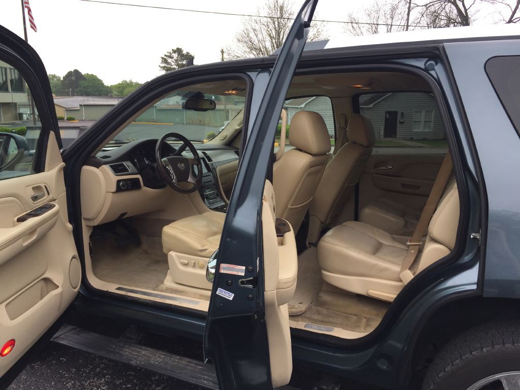 2008 Cadillac Escalade Image 12