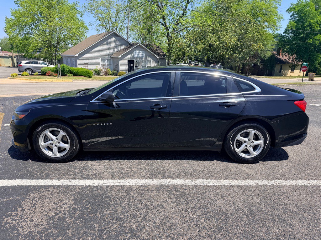 2017 Chevrolet Malibu Image 4