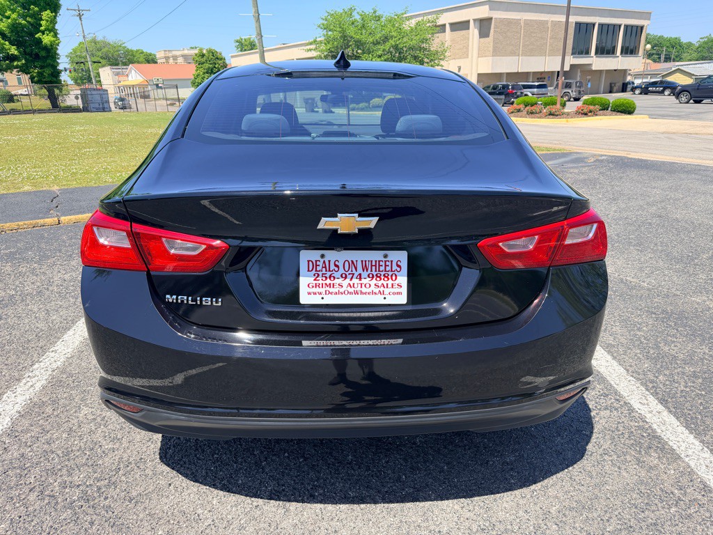 2017 Chevrolet Malibu Image 6