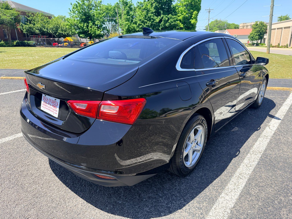 2017 Chevrolet Malibu Image 7