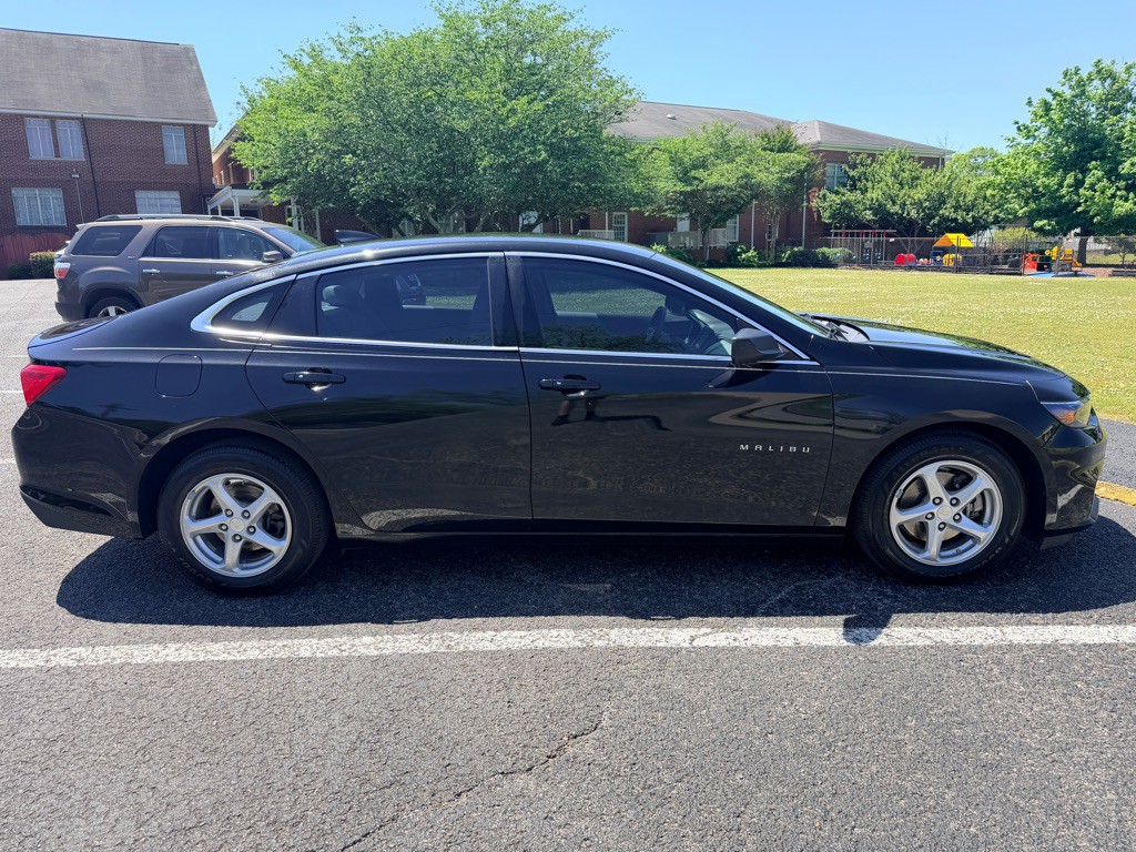 2017 Chevrolet Malibu Image 8