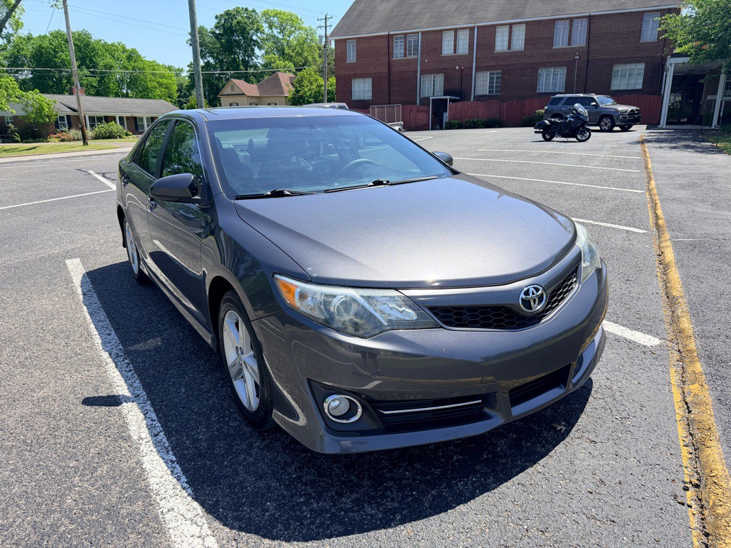 2013 Toyota Camry Image 1