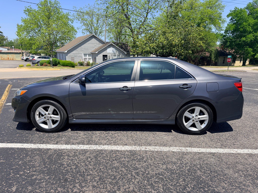2013 Toyota Camry Image 4