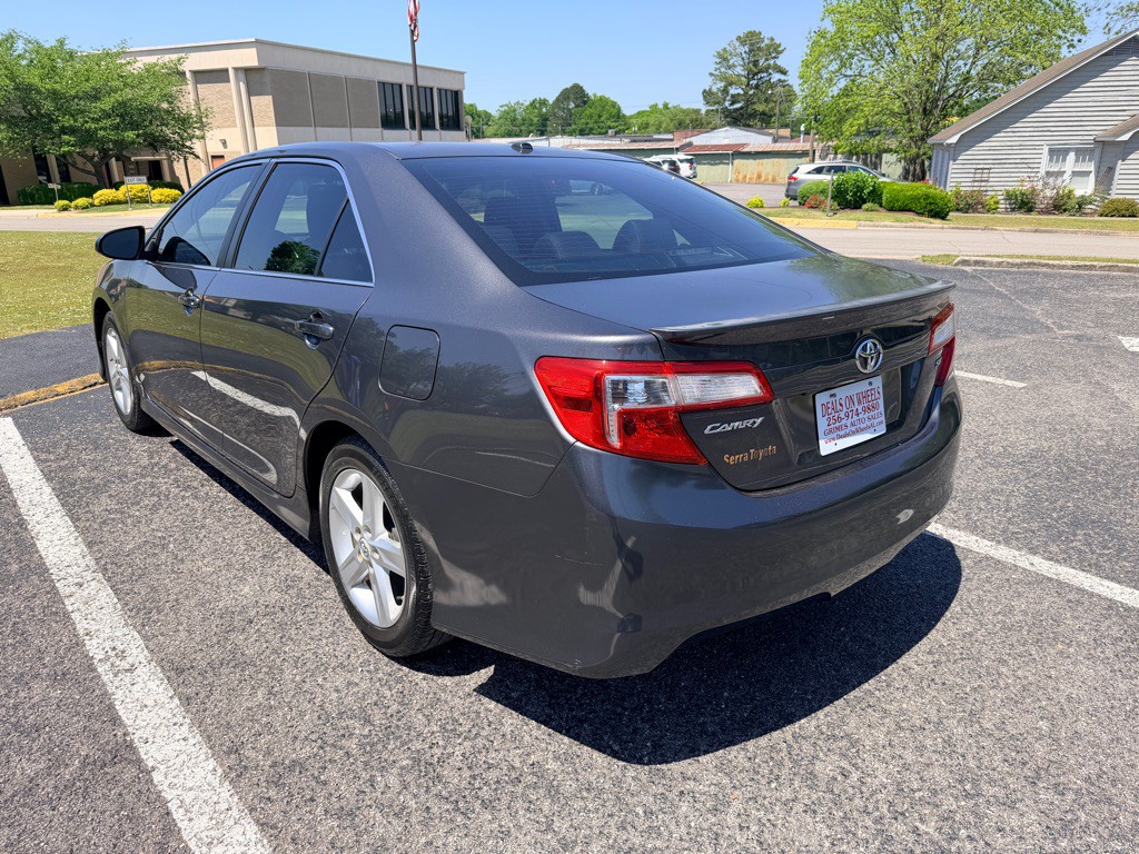 2013 Toyota Camry Image 5